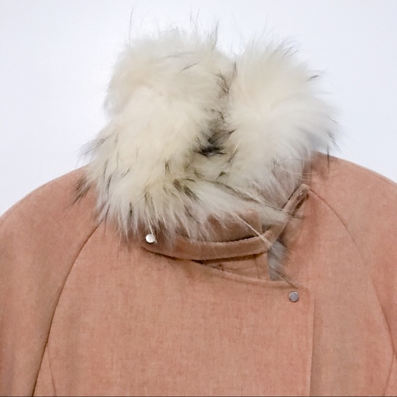 Peach wool coat with de/attachable fur - Picture 3 of 16